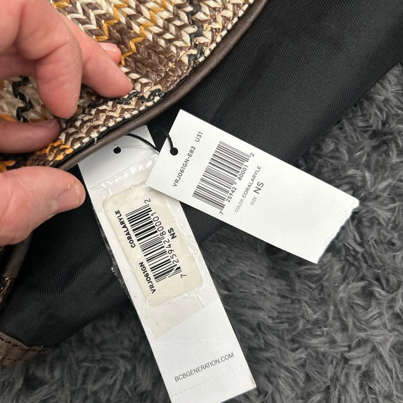 NWT BCBGeneration Clutch - Picture 8 of 8